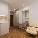 Rentplanet - Quorum Apartment