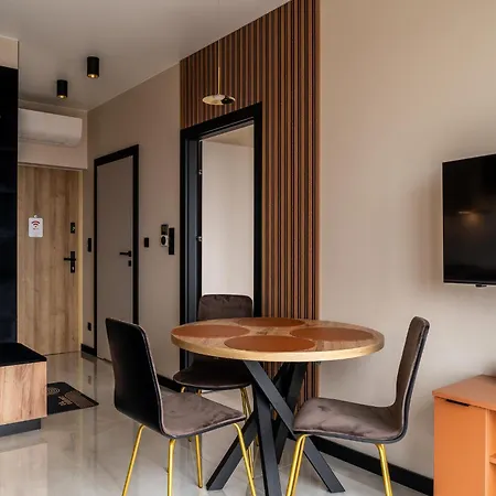 Rentplanet - Quorum Apartment *