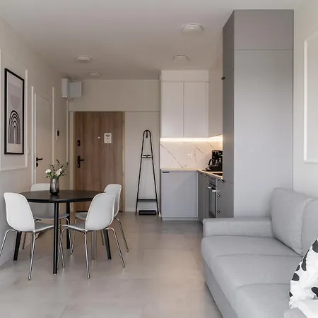 Rentplanet - Quorum Apartment