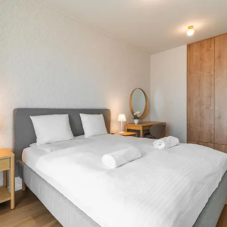 Rentplanet - Quorum Apartment Wroclaw