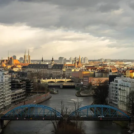 Rentplanet - Quorum Apartment Wroclaw