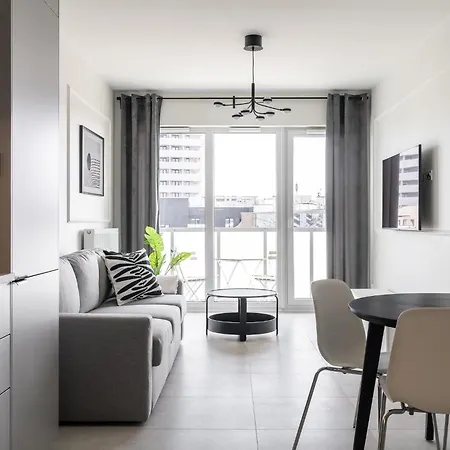 Rentplanet - Quorum Apartment *